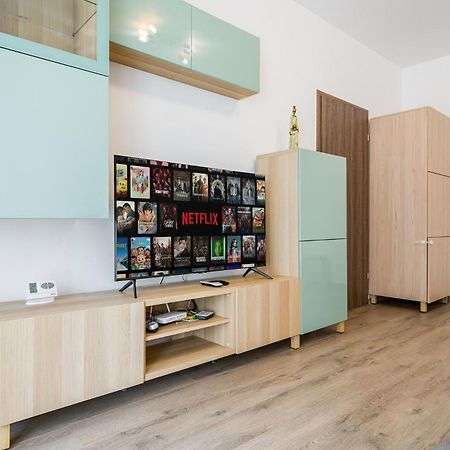 Politehnica Deluxe Apartment Bucureşti Exterior foto